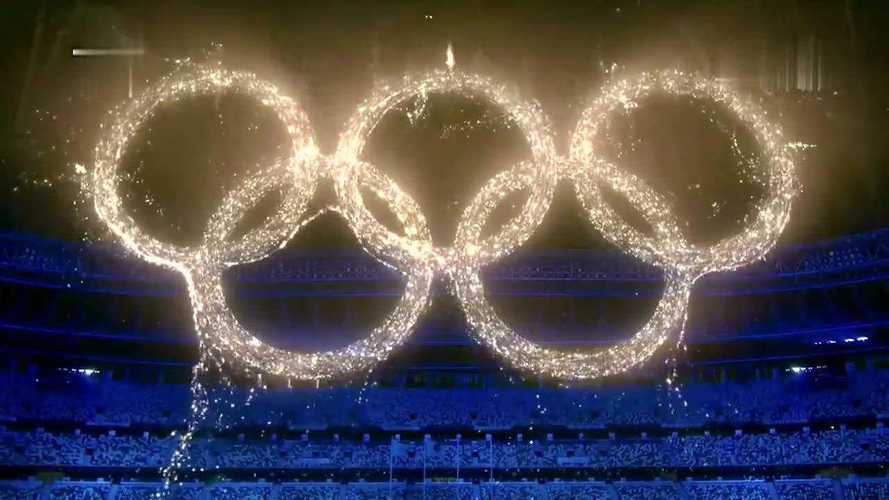 东京奥运会闭幕式升起光之五环